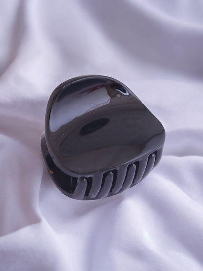 Black Shell Clip