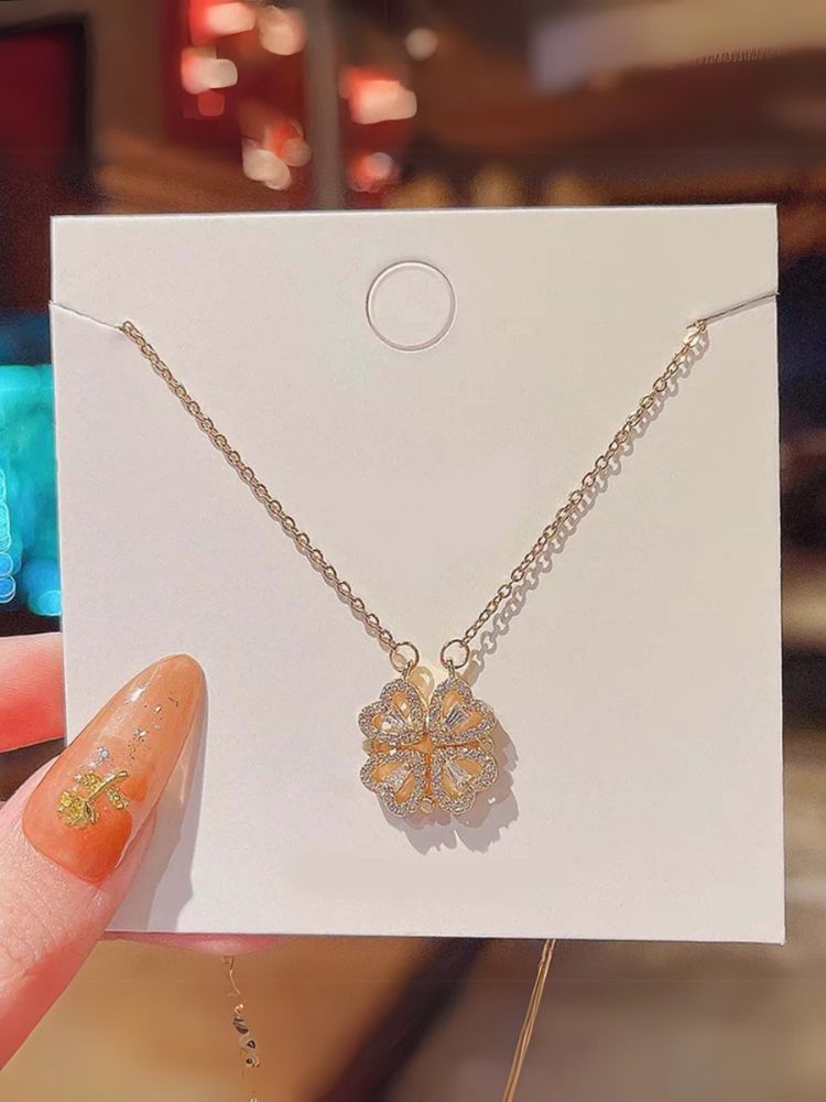 Golden Daisy Pendant