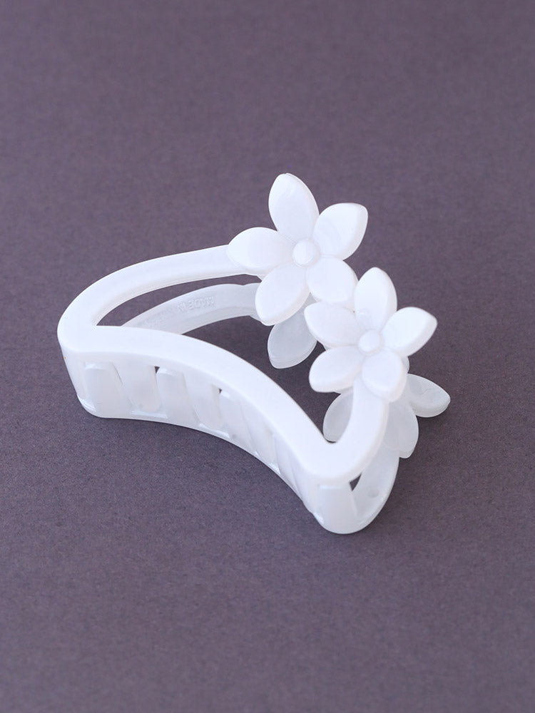 White Flower Clutcher