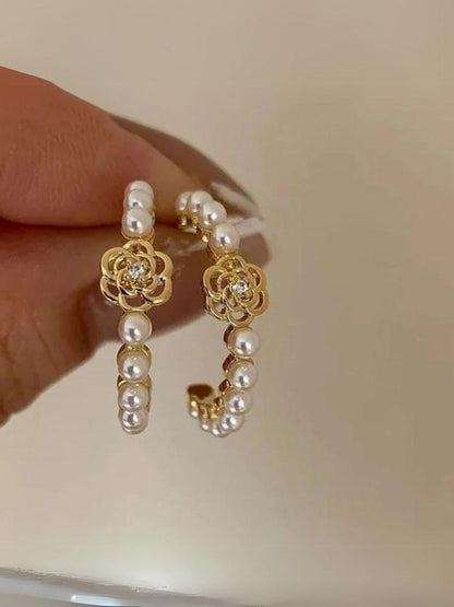 White Bouquet Studs