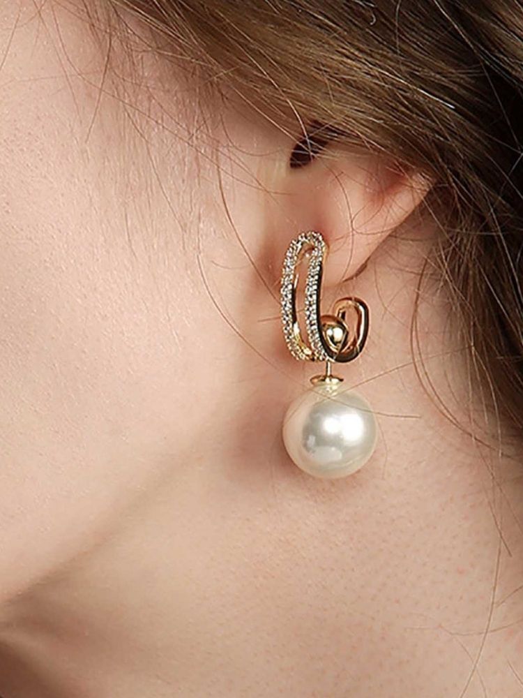 White Circle Pearls Studs