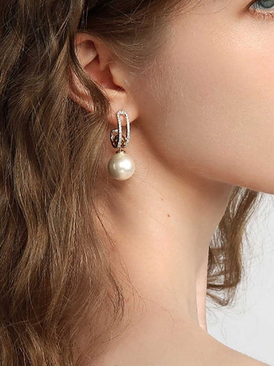 White Circle Pearls Studs