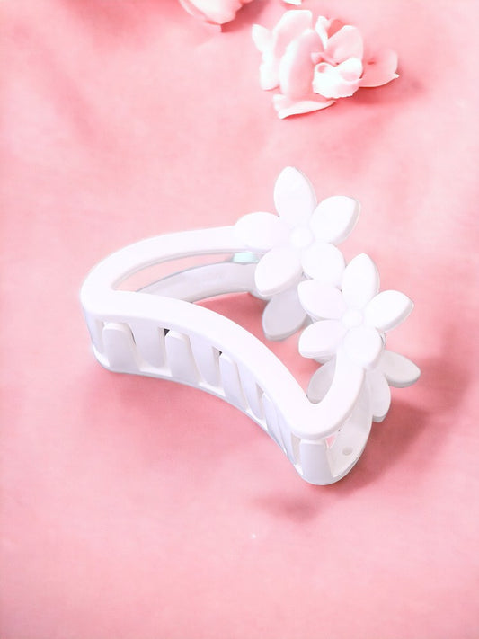 White Flower Hair Clutcher