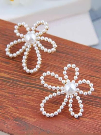 White Flower Pearls Studs